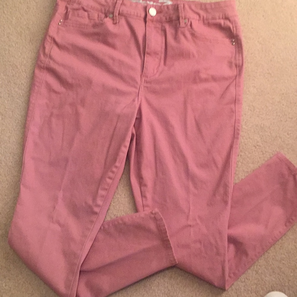Blush colored pants with tapered ankle. Like new!